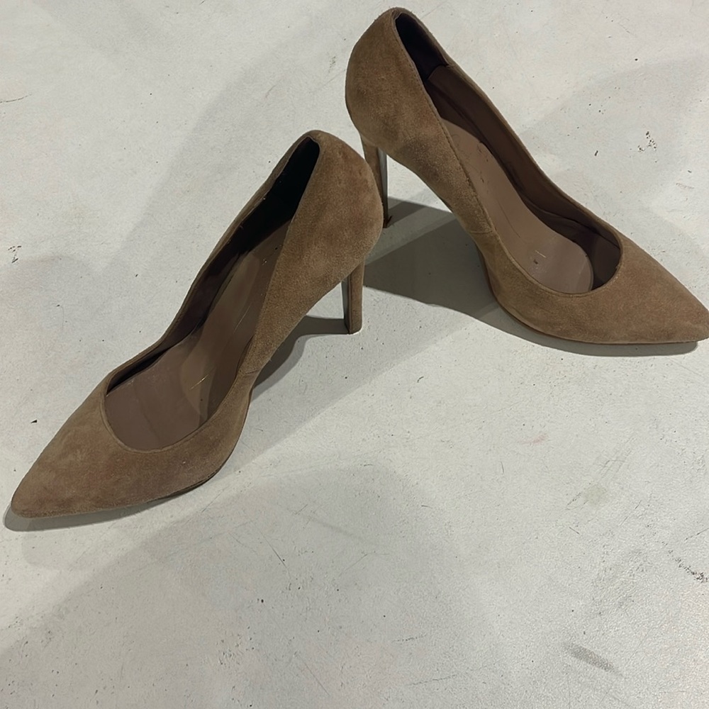 Nude Lola Cruz 4” pumps
